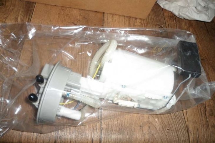 Brandstofvlotter met opvoerpomp