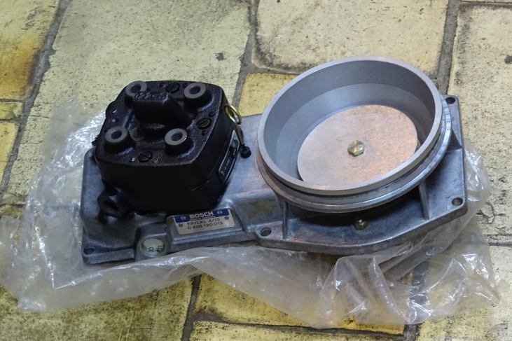 Kjetronic mengselverdeler + luchtmassameter Volvo 140 / Saab 99