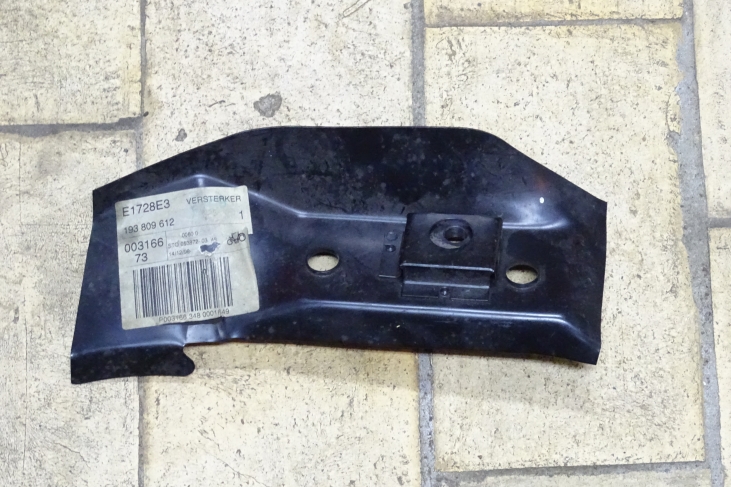 Versterkingsplaat A-stijl Golf/jetta 2