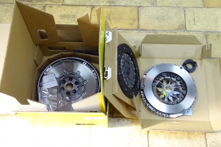 Koppelingsset met vliegwiel Audi A3 Seat Altea/Leon/Toledo  Vw Jetta/Caddy/Golf 5/Passat/Touran  Skoda Octavia/Superb 1.9TDI