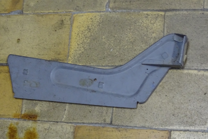 Bumperhouder Vw K70 rechts