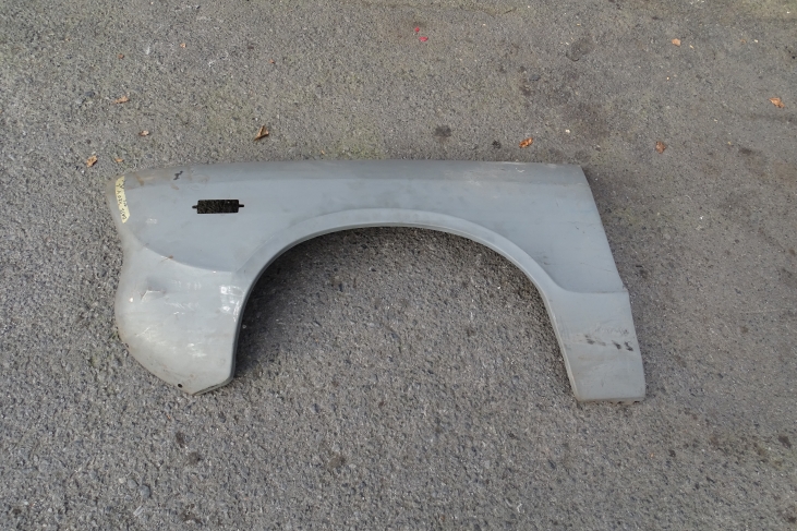 Spatbord links Datsun 120Y