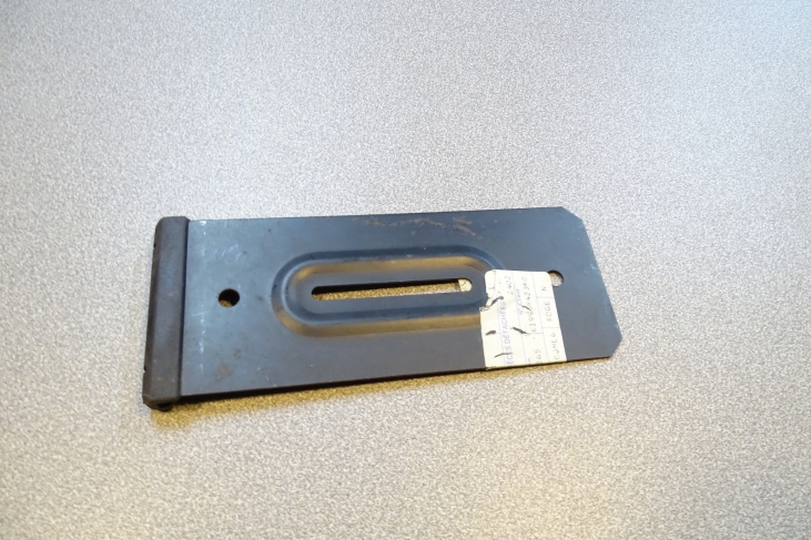 Versterkingsplaat voor nummerplaat Audi 80 / 100 / 200 / Coupe / Quattro